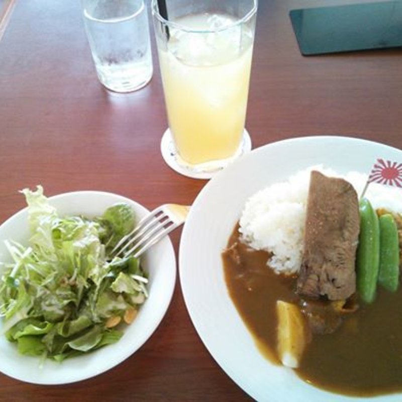 士官の海軍カレー（サラダ付）(ビーコン )