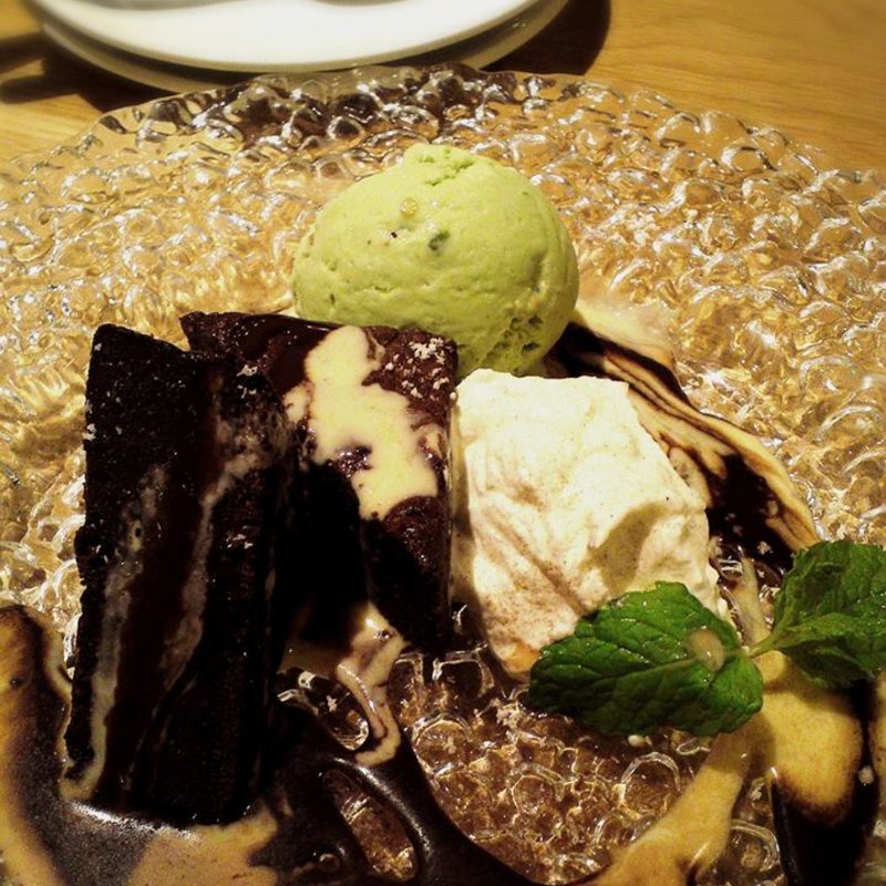 ガトーショコラ　ピスタチオアイス添え(GREEN RATTAN （グリーンラタン）)
