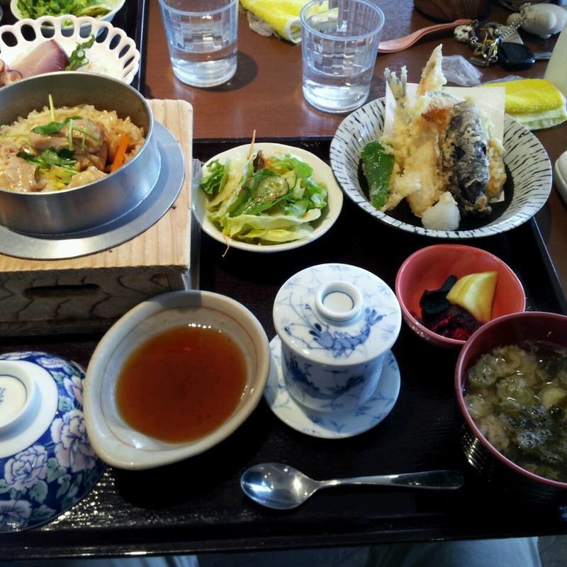 とり釜めし（天ぷらセット）(味彩 （あじさい）)