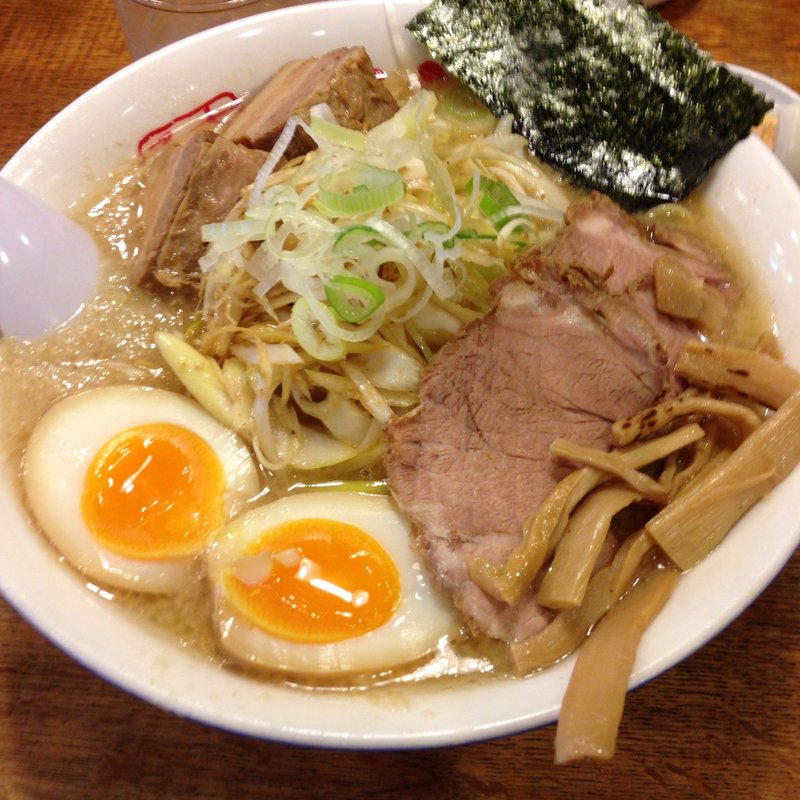 全部のせラーメン大盛(野方ホープ 原宿店)