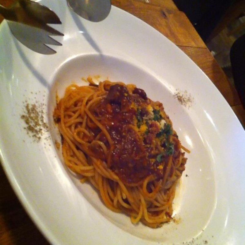 オーガニックススパゲティ 牛頬肉と山えのき茸 ブラウンガーリックソース (Royal Garden Cafe 渋谷店)