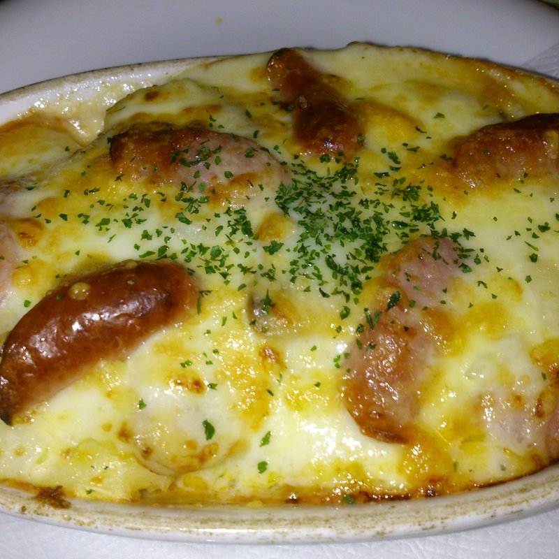 ポテトグラタン　ソーセージ(カフェ&レストラン プー横丁)