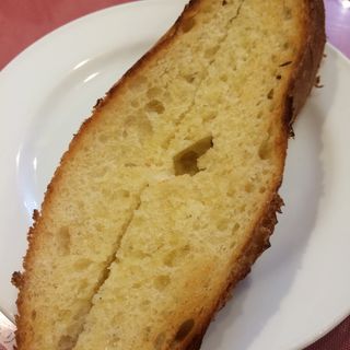 バターパン(トラットリア モンテネーゼ)