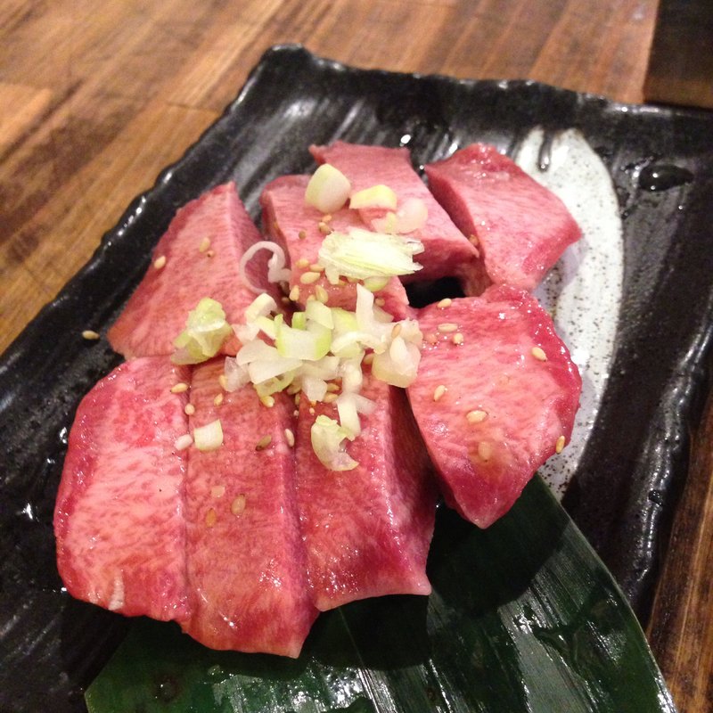 厚切りタン(肉の大山)