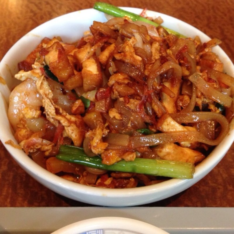 ハーフ焼きそば(サームロット)