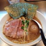 やまらぁ大盛、特製トッピング。