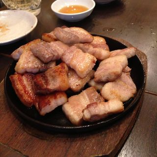 厚切りサムギョプサル(NIKUYA ぶた娘)