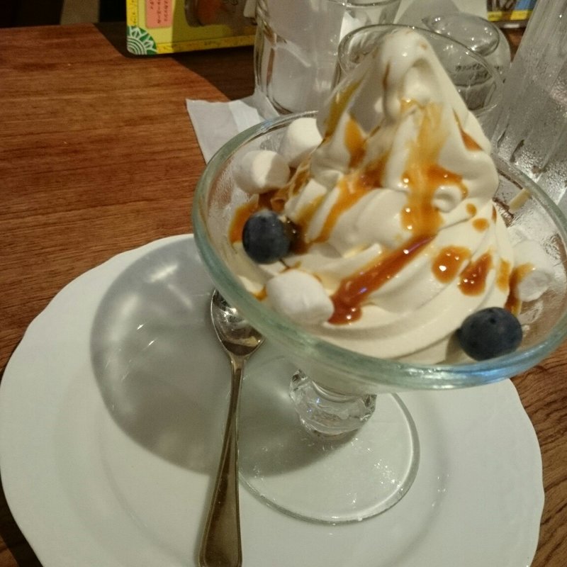 キャラメルブルーベリー　クリーム　パフェ(ルーチェサンタルチア あべのハルカスダイニング店)