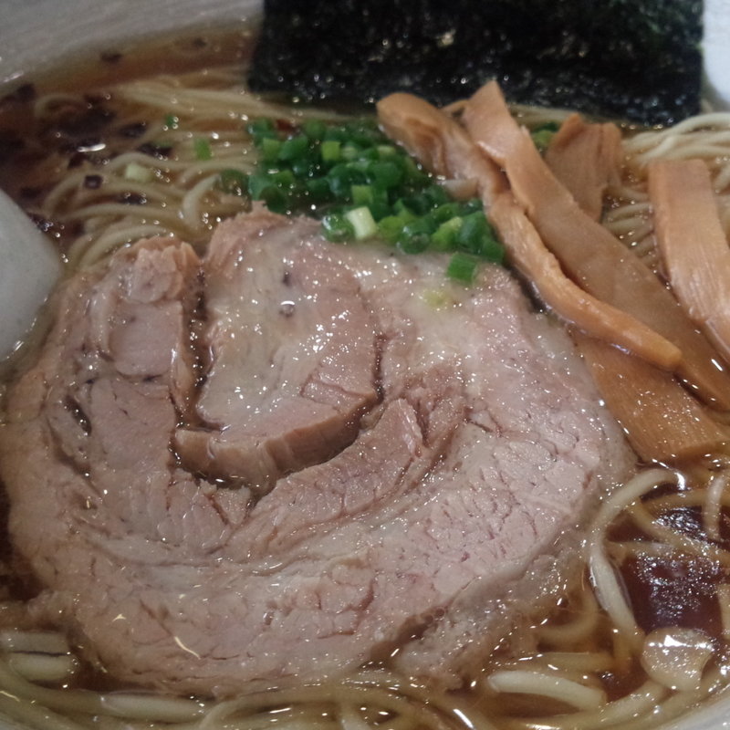 醤油ら～麺(麺の月)