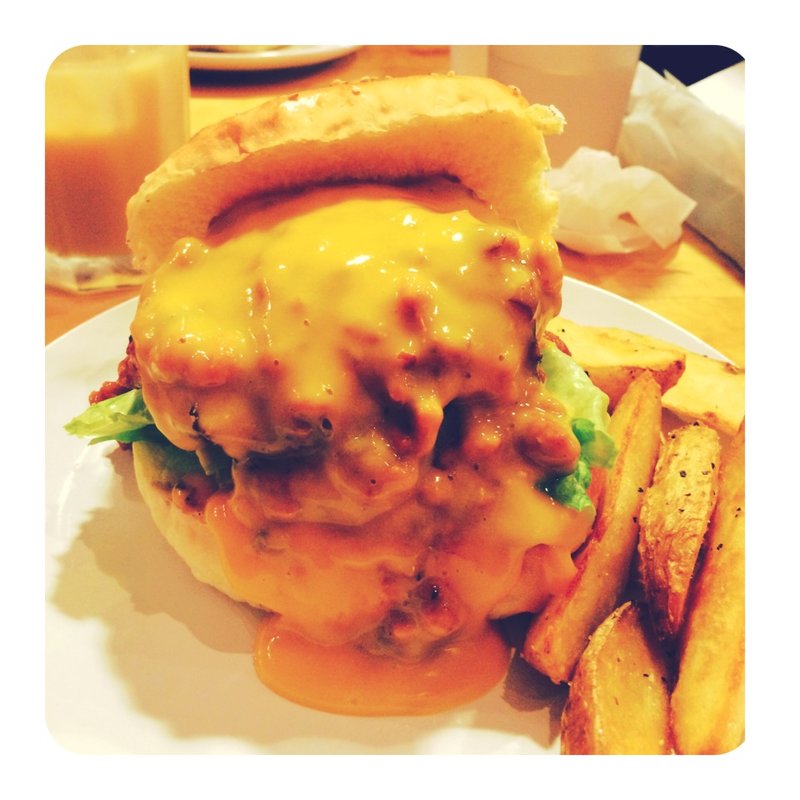 チリビーンズチーズバーガー(TSUNAMI)