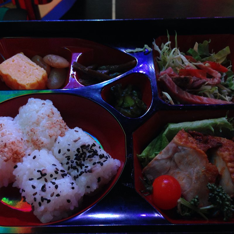 弁当(ロボットレストラン （Robotrestaurant）)