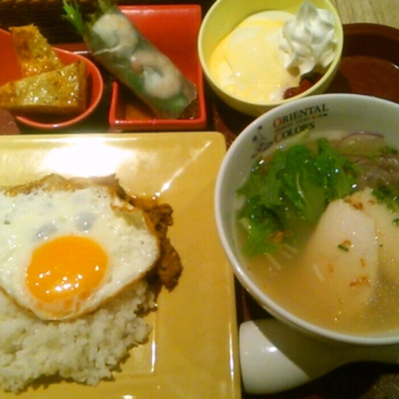 ガパオ&フォーガー (オリエンタルカラーズ ルミネエスト 新宿店)