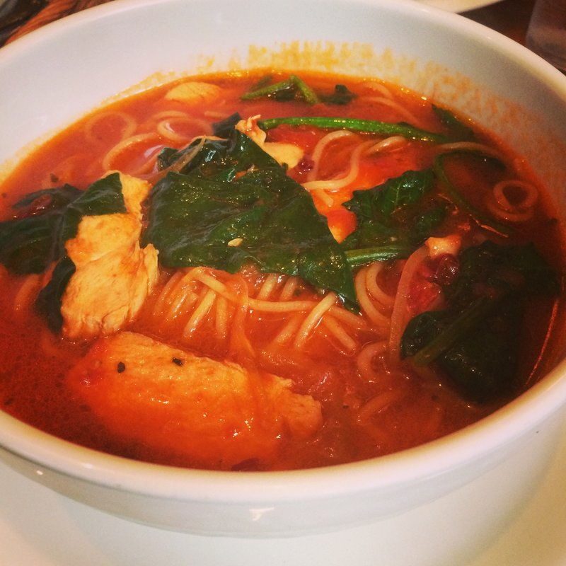 トマトソース チキンとほうれんそう(OLIVIE)