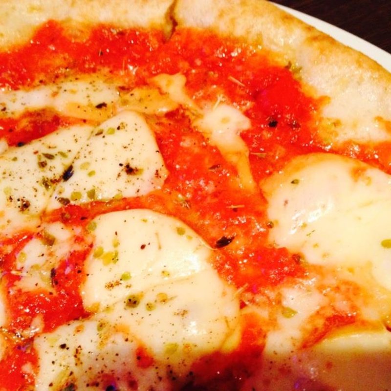 ピッツァ スカモルツァ(ピッツェリア·マルターノ)