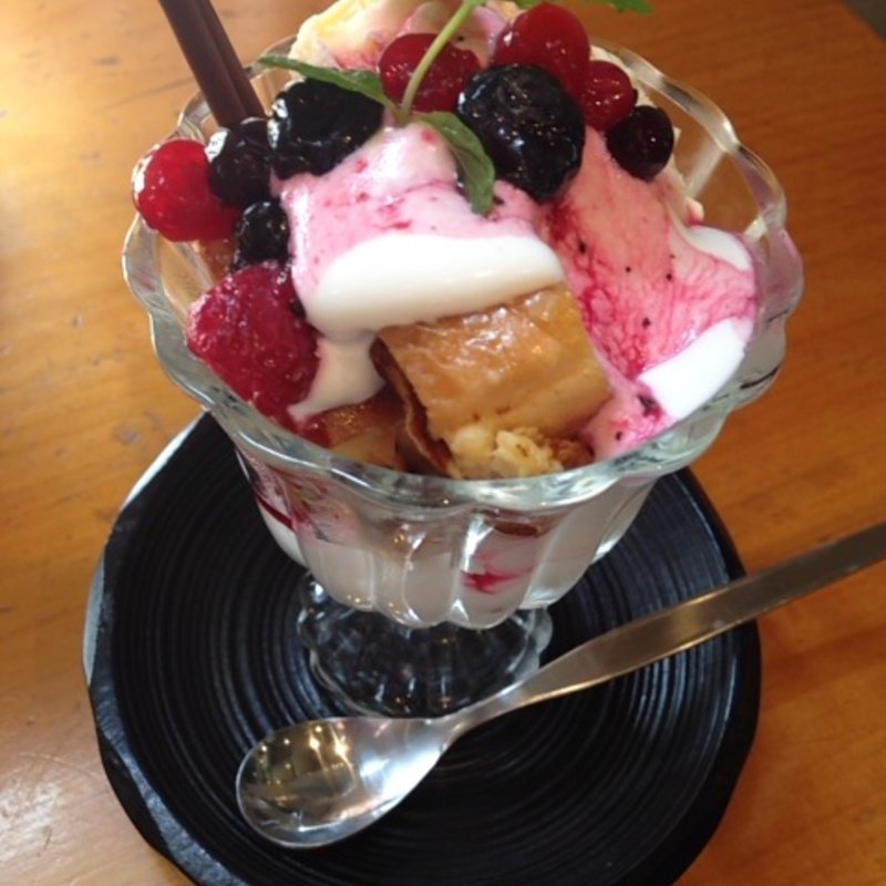 ミックスベリーフレンチパフェ(エントランス （ENTRANCE）)