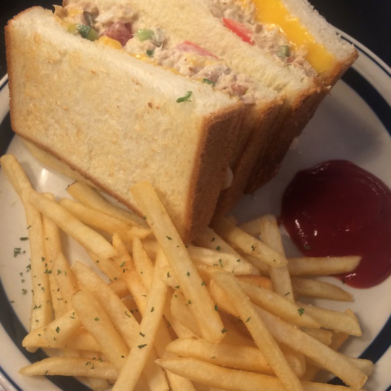 ツナメルトサンド(オンザコーナー （ON THE CORNER NO.8 BEAR POND）)