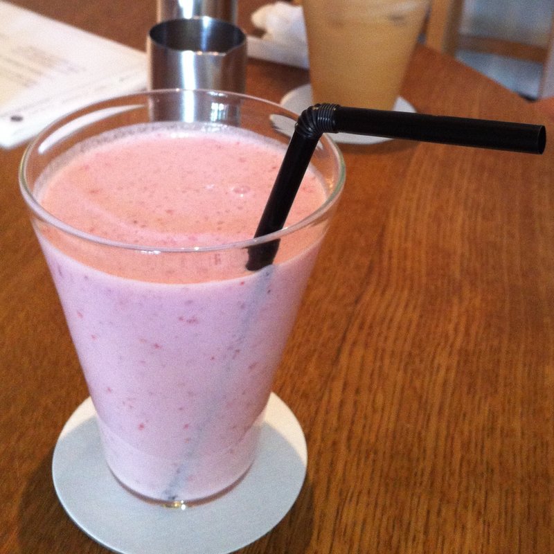 いちごみるく(Coffee Books Gallery iTohen)