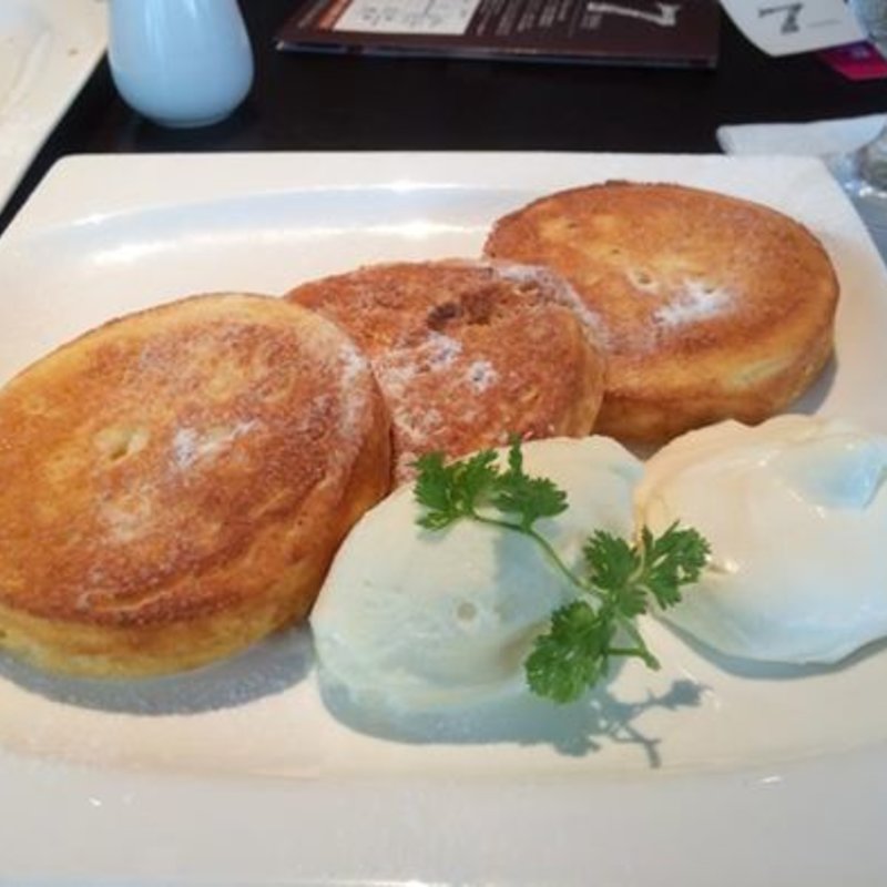 ホームメイドパンケーキ　生クリーム＆バニラアイス(fine diner & salon bar 7-NANA-)