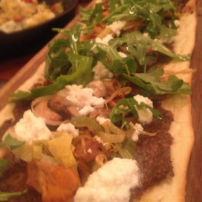 自家製スペインピザ(Tertulia)