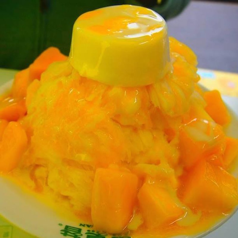 マンゴーと手作りパンナコッタ雪花氷(思慕昔本館)