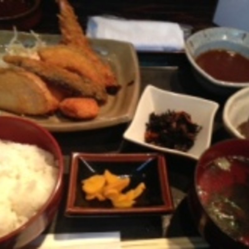 フライ定食(北浜ひな)