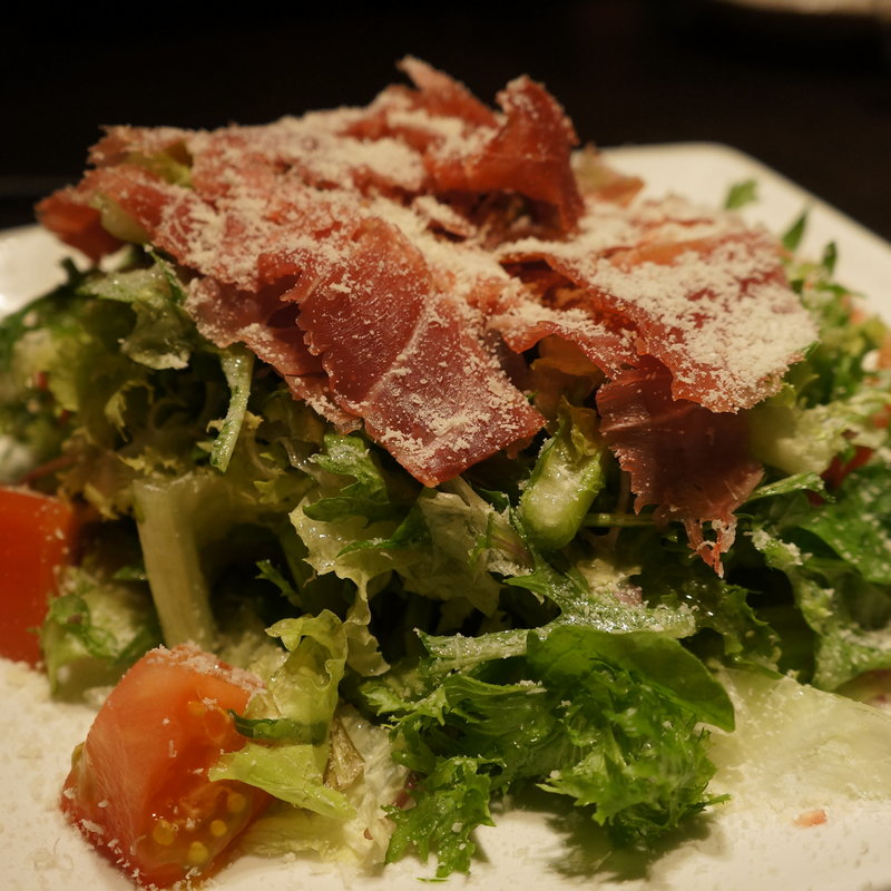 パルマ産生ハムと7種の野菜サラダ(五十松)