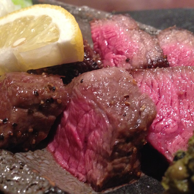 仙台牛もも肉の炙り(東日流旬彩しみず)