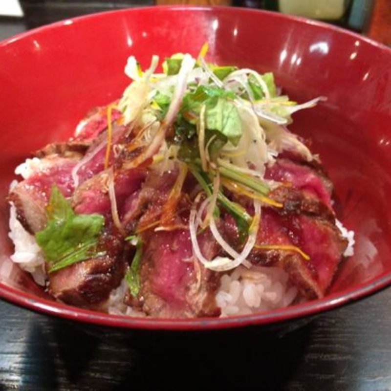 伊万里牛ステーキ丼(牛庵)