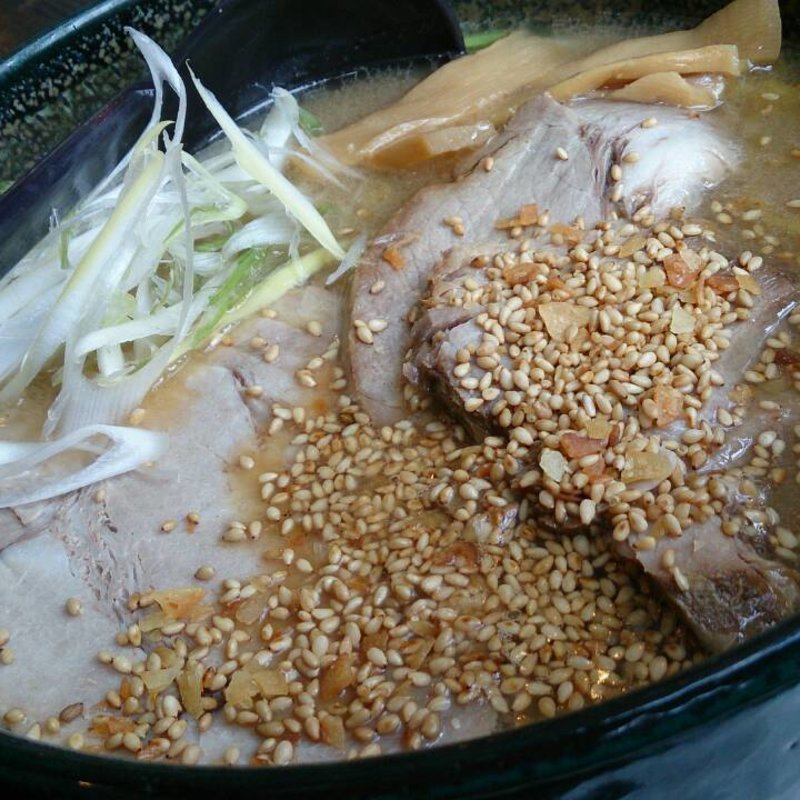 醤油らぁめん(らぁめん銀波露 江別本店 （ぎんぱろう）)