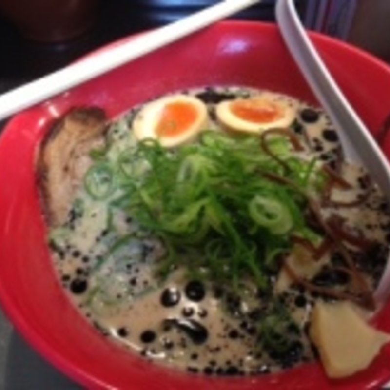 黒醤油とんこつラーメン(大阪麦風 心斎橋店)