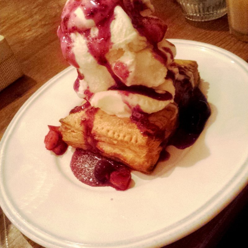 焼きたて自家製アップルパイ(Art de Vivre （アール ド ヴィーヴル）)