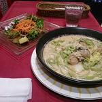 牡蠣のクリームソース　ほうれん草パスタ(横浜ビール 驛の食卓)