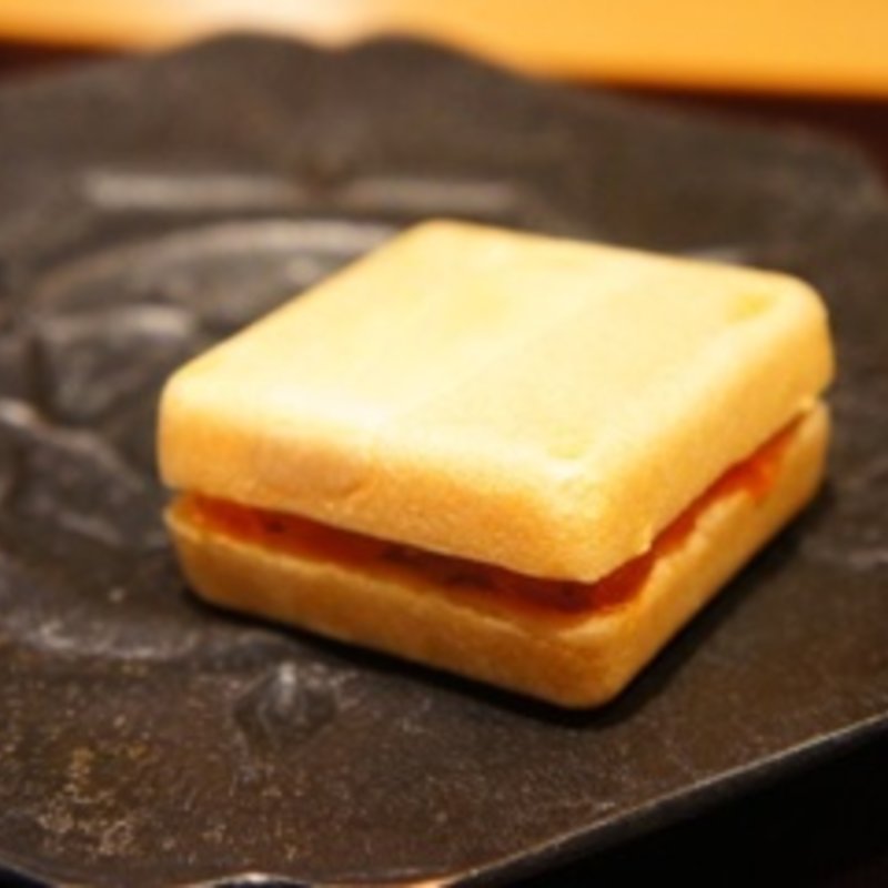 フォアグラ最中(神保町 傳 （伝 でん）)