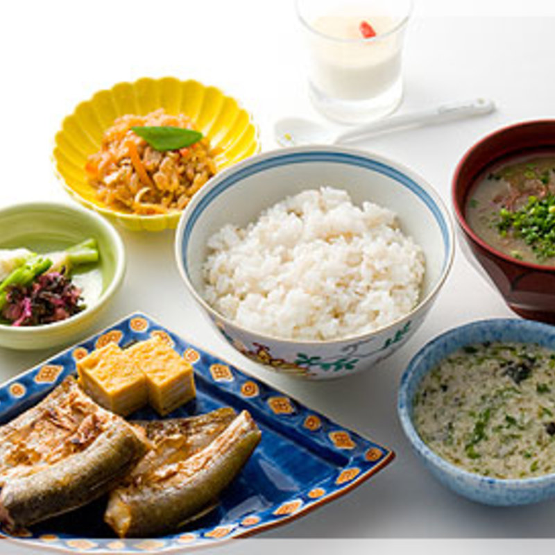 麦とろご飯と焼き魚(熊さわ)