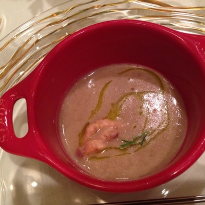 うずら豆と蛸　ハーブのスープ(convivio)