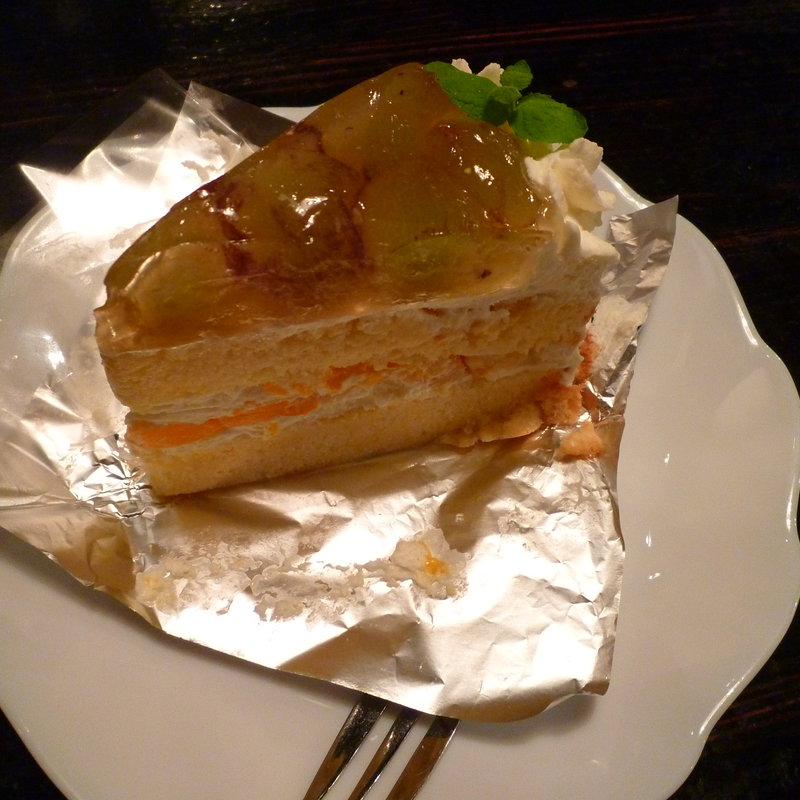 フルーツケーキ（秋）(ひこうせん)