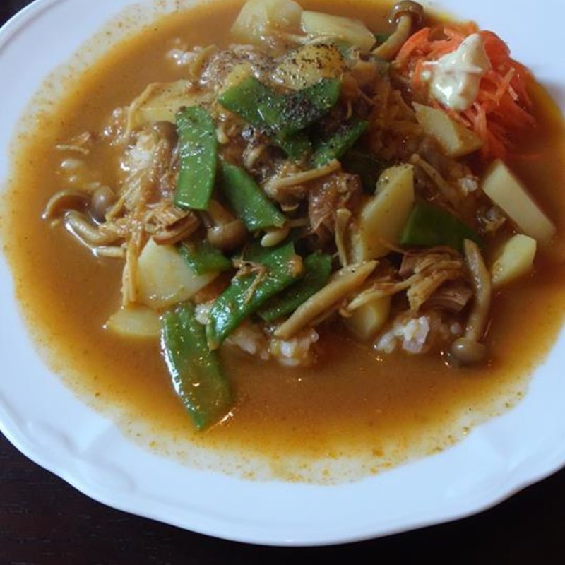 きのこカレー(森のらくだ)