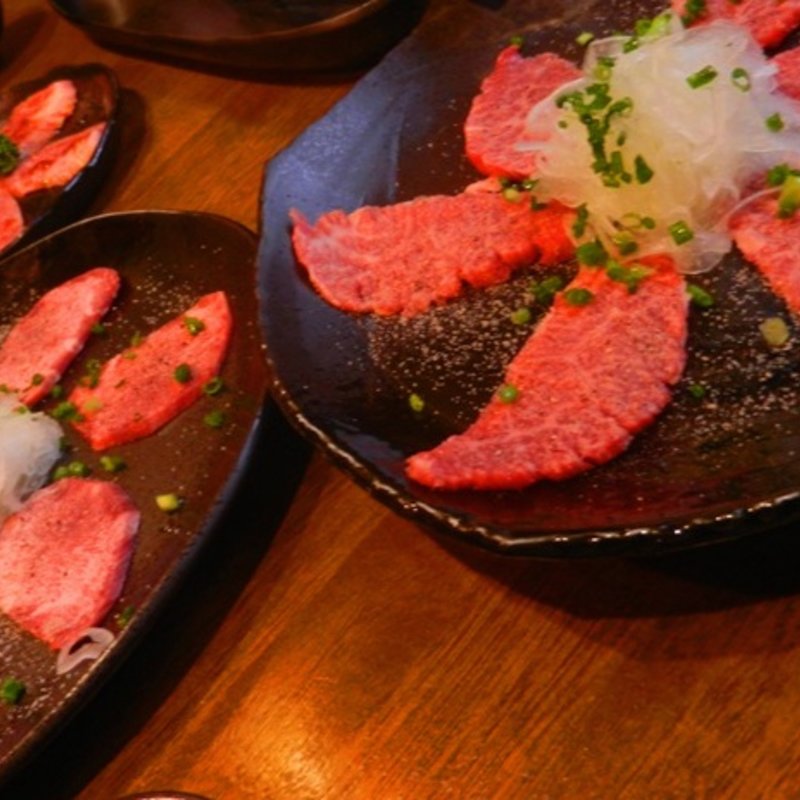 (炭火焼肉　やまもと)