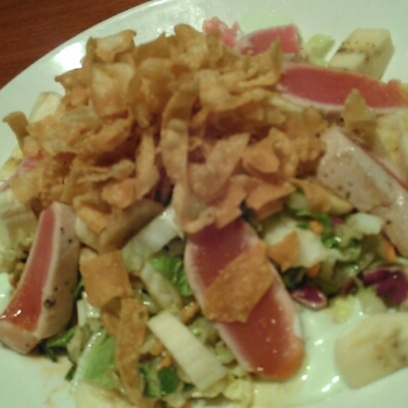 Seared Ahi Tuna Salad(Houlihan's)