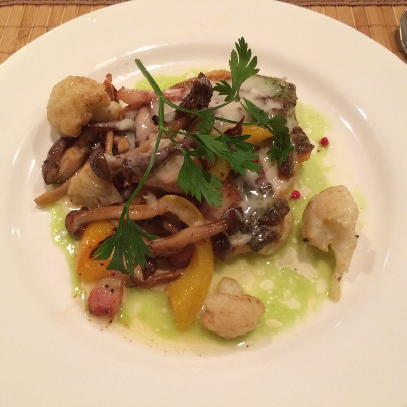 お魚料理(レザンジュ)