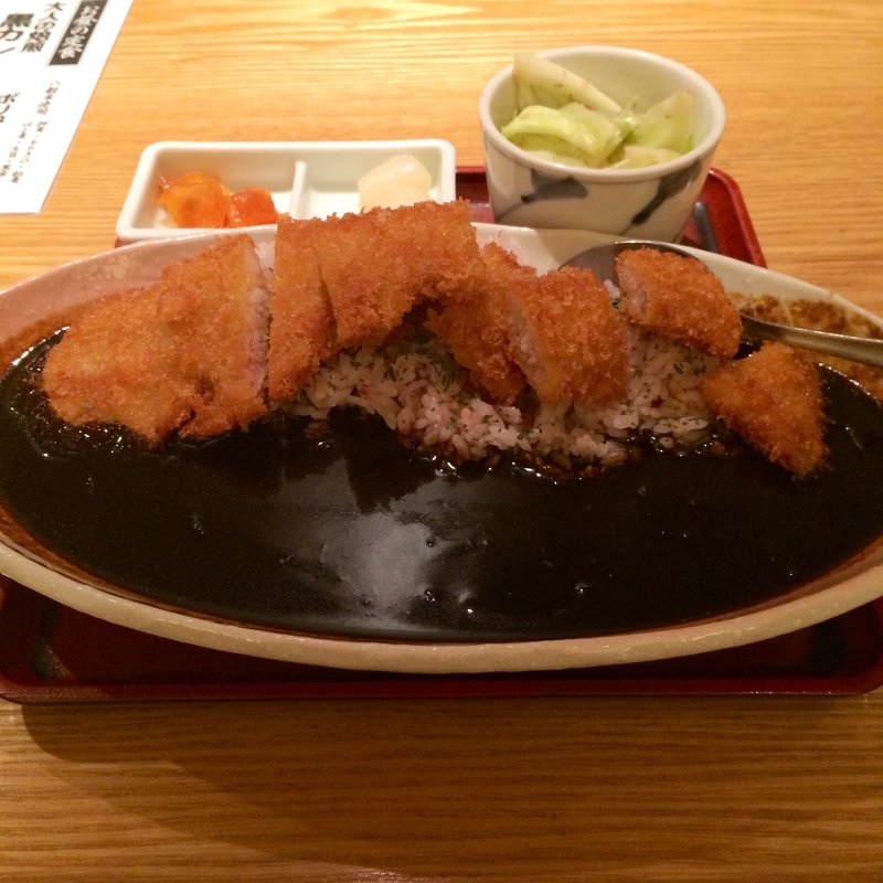 黒カレー(カツカレー)(ろくまる 五元豚 新宿三井ビル店)