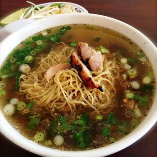 BBQ Chicken Egg Noodle Soup(Huong Vi)