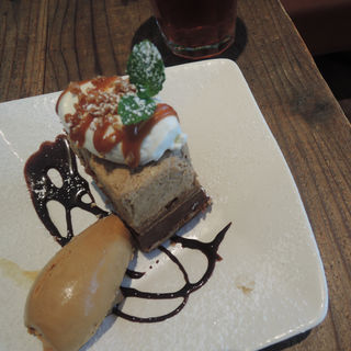 焦がしキャラメルの濃厚チーズケーキ(SUZU CAFE ginza)