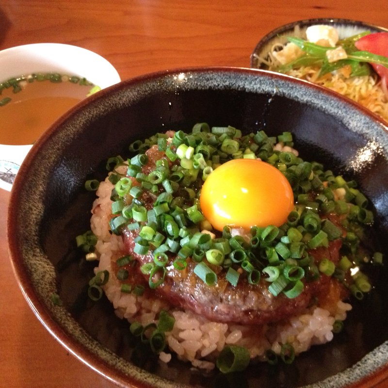 ジャーマンハンバーグ丼(大人のヒッコリー)