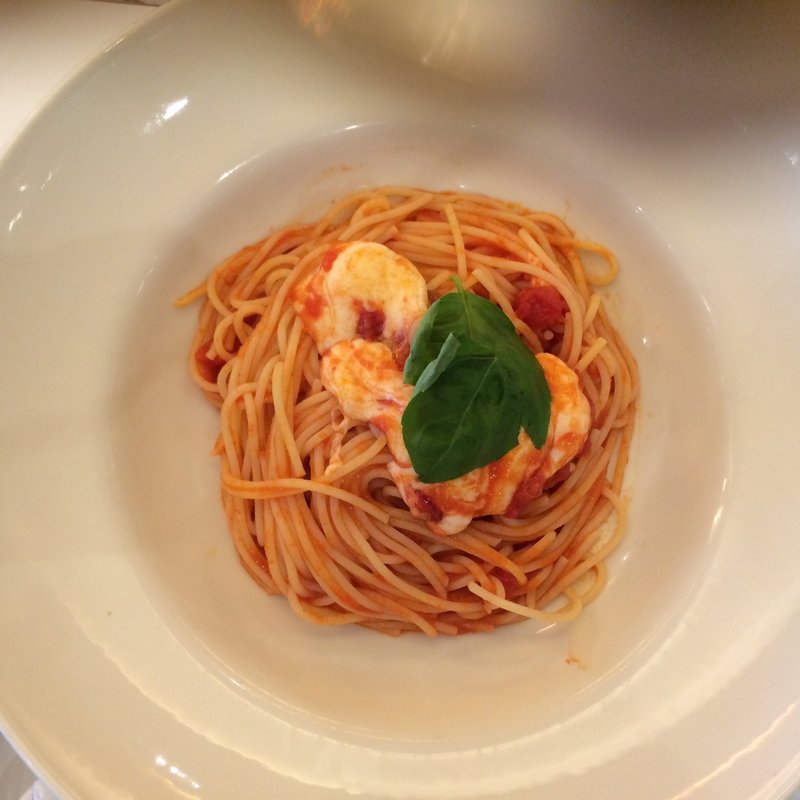 トマトとモッツァレラチーズ(Afternoon Tea 星ヶ丘三越)