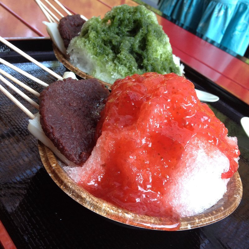 厄除け氷紅ほっぺ苺(厄除観音法多山尊永寺)