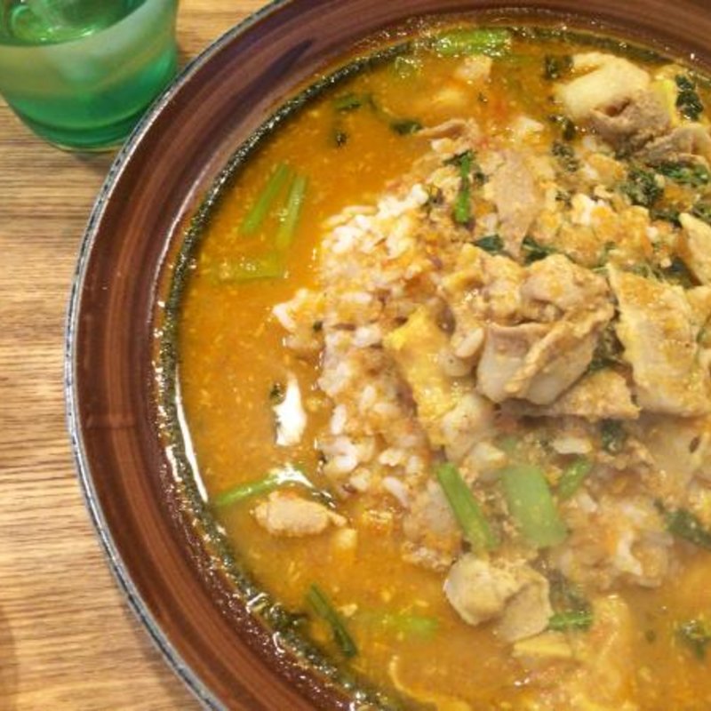 豚バラとホルモンのカレー(バキン)