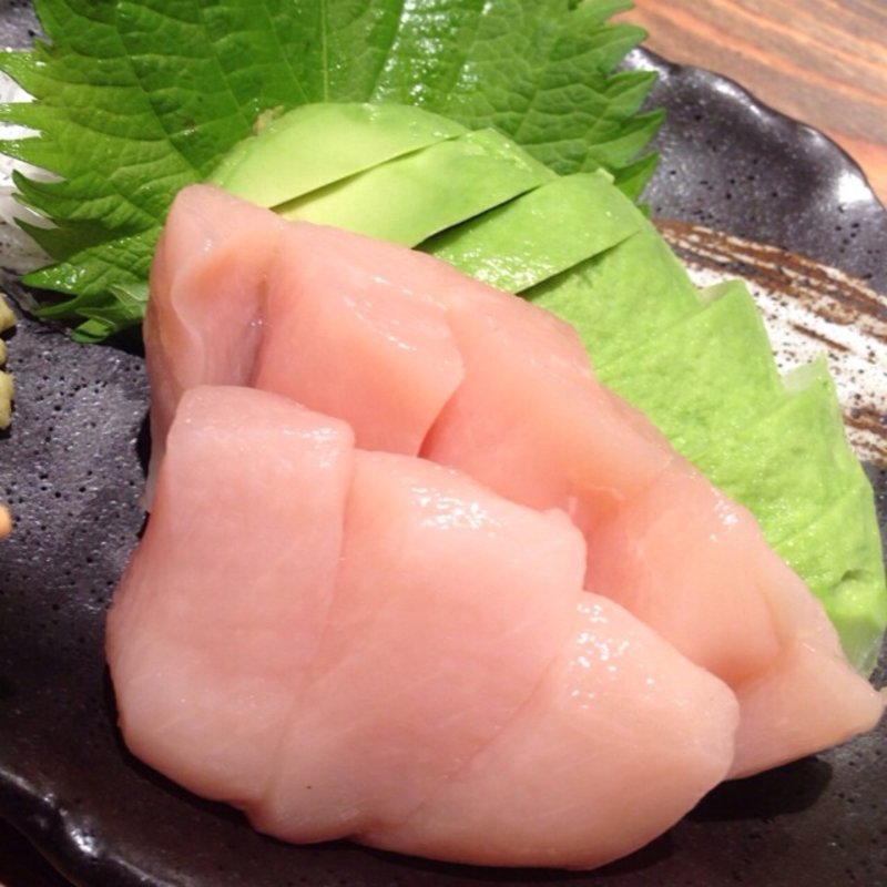 ももとアボカドのお刺身(鶏小屋 （TORIKOYA　とりこや）)