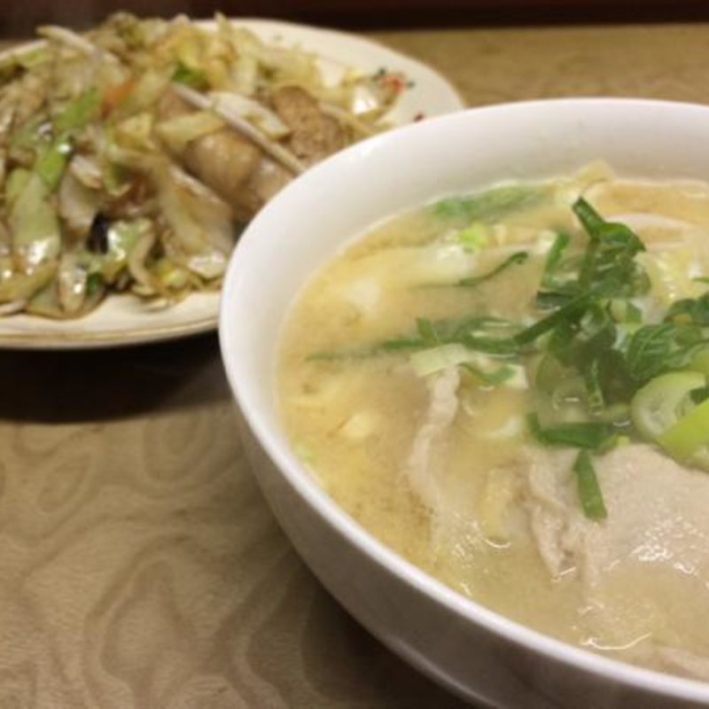 野菜炒め定食（+豚汁）(お食事の店 多津田(たつた))