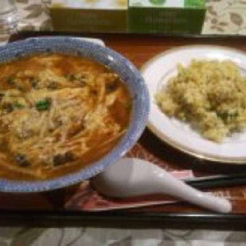 酸辣湯と半チャーハン(中華料理居酒屋 華美宴  )